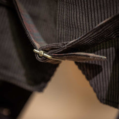 A Piece of ChicArtisan Gilet en velours côtelé marron foncéGiletsBritish Parts Luzern