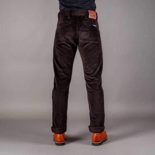 Pantalon en jean bleuPantalon en velours côtelé marron foncéPantalonsBritish Parts Lucerne