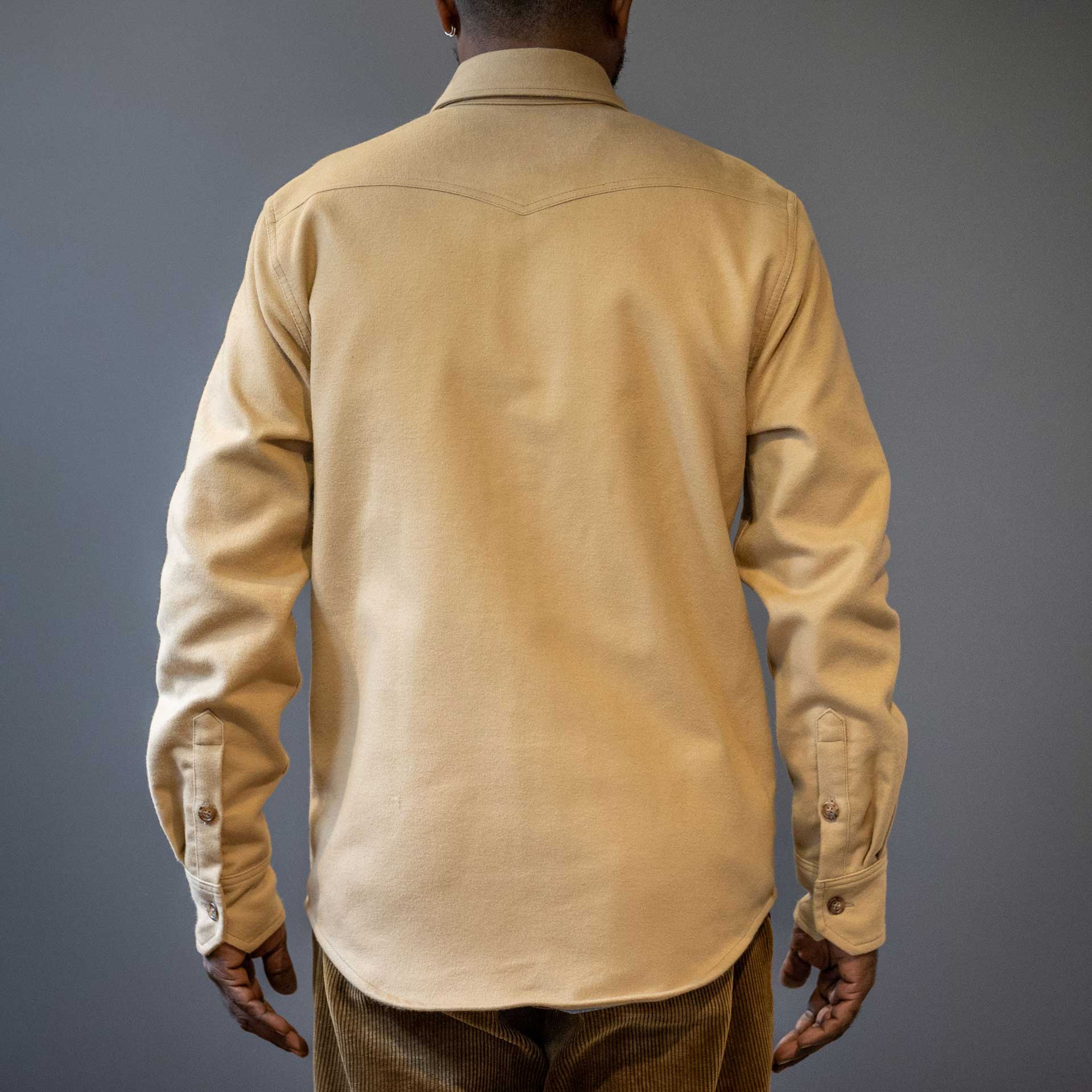 Chemise bleuePantalon en jeanChemise droite Moleskin BeigeChemiseBritish Parts Lucerne