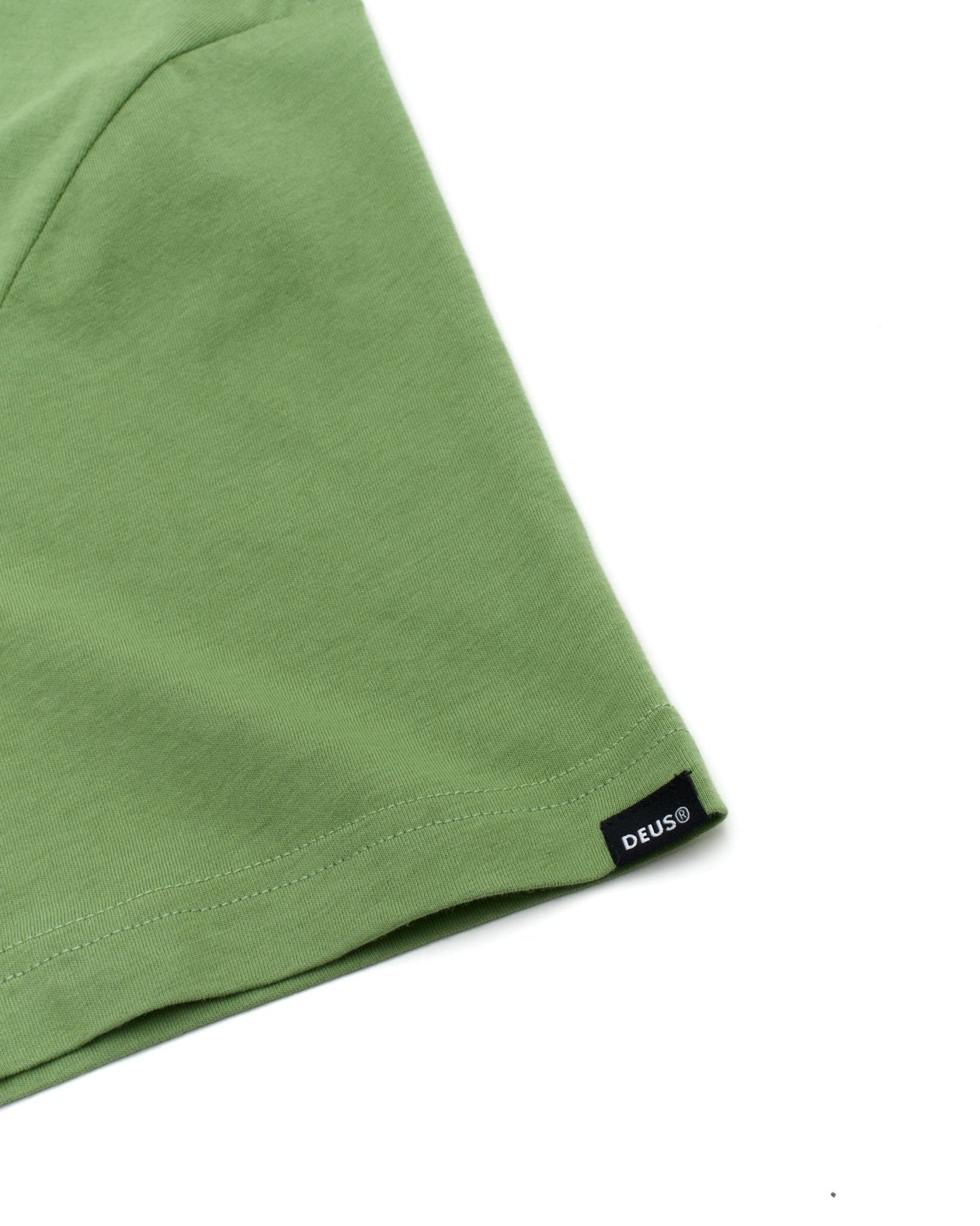 Deus Ex MachinaDrop Down T-shirt vertT-shirtBritish Parts Luzern