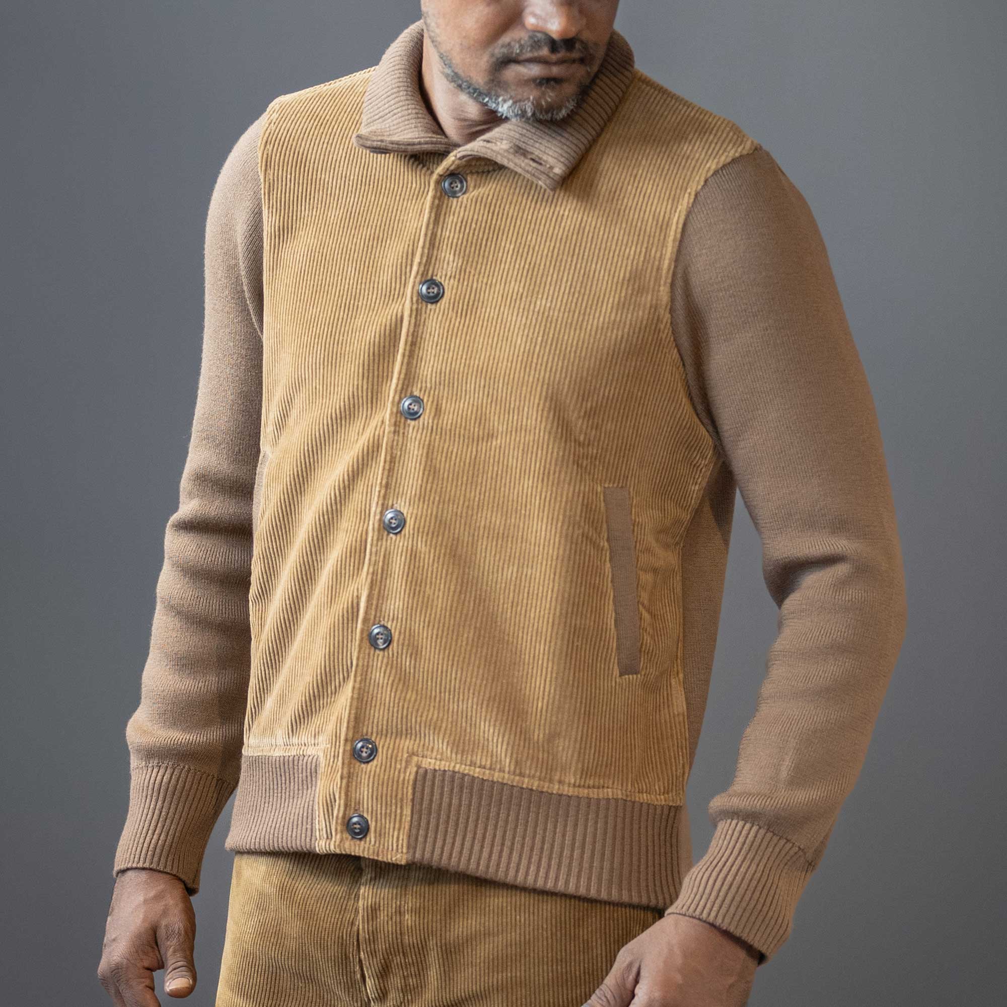 G.R.P.Buttons Jacket BeigeVeste en tricotBritish Parts Luzern