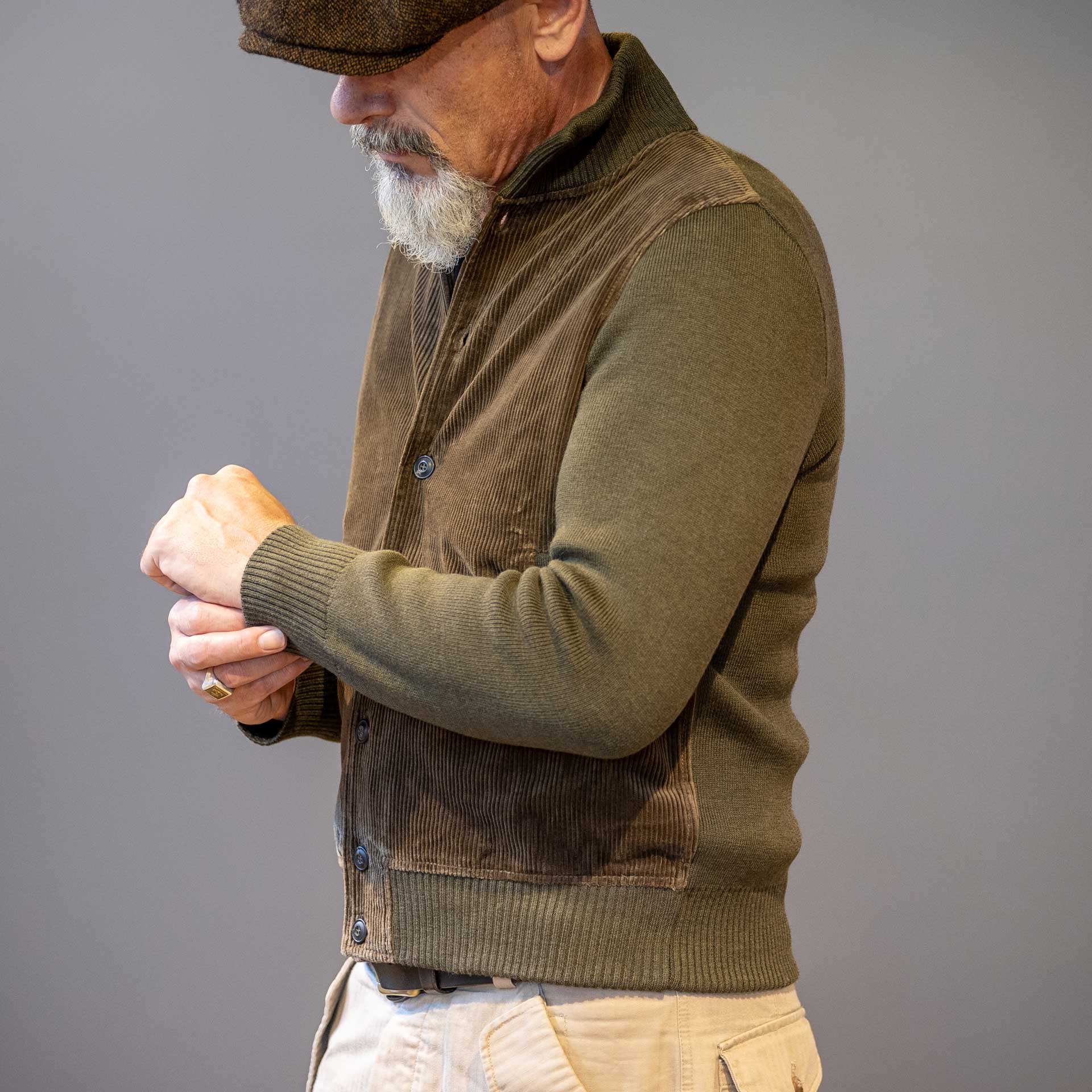 G.R.P.Buttons Jacket GreenVeste en tricotBritish Parts Luzern