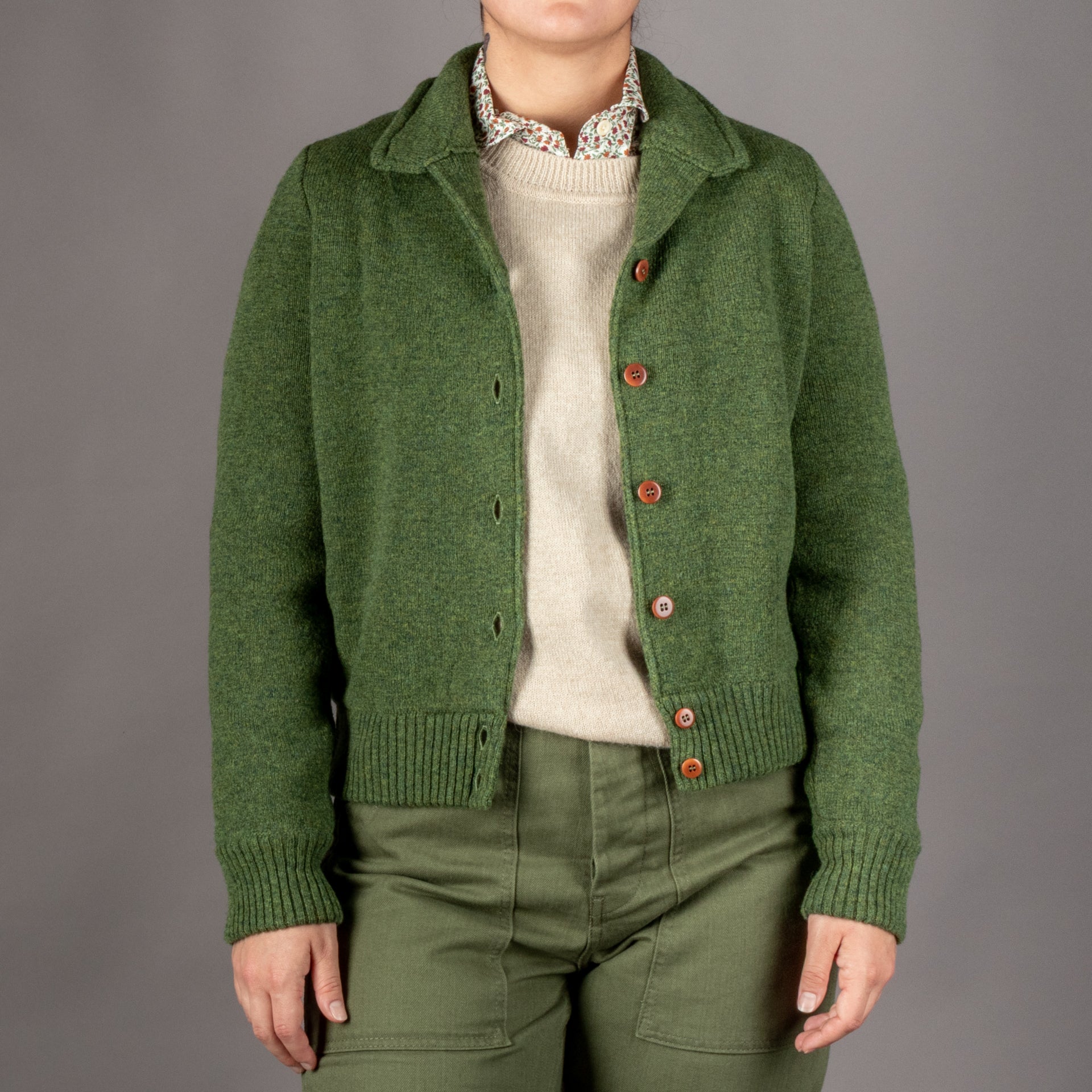 G.R.P.Max 3 cardigan court en laine mérinos pour femmes GrassVeste en tricotBritish Parts Luzern