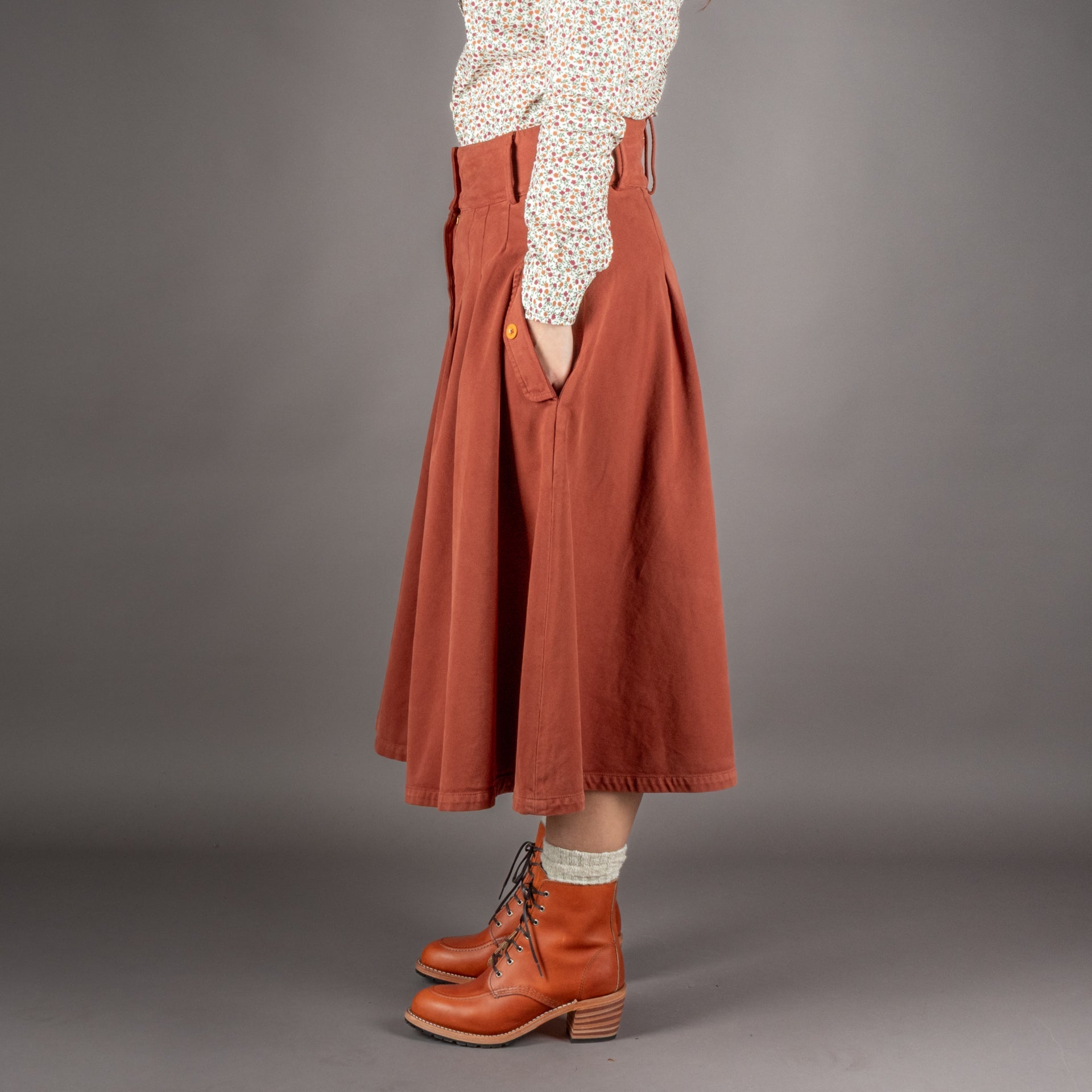 Hen's TeethWomens Skirt Canvas Brick RedRockBritish Parts Luzern