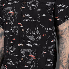 Micky OyeFish in a thrownet Hawaii ChemiseBritish Parts Lucerne