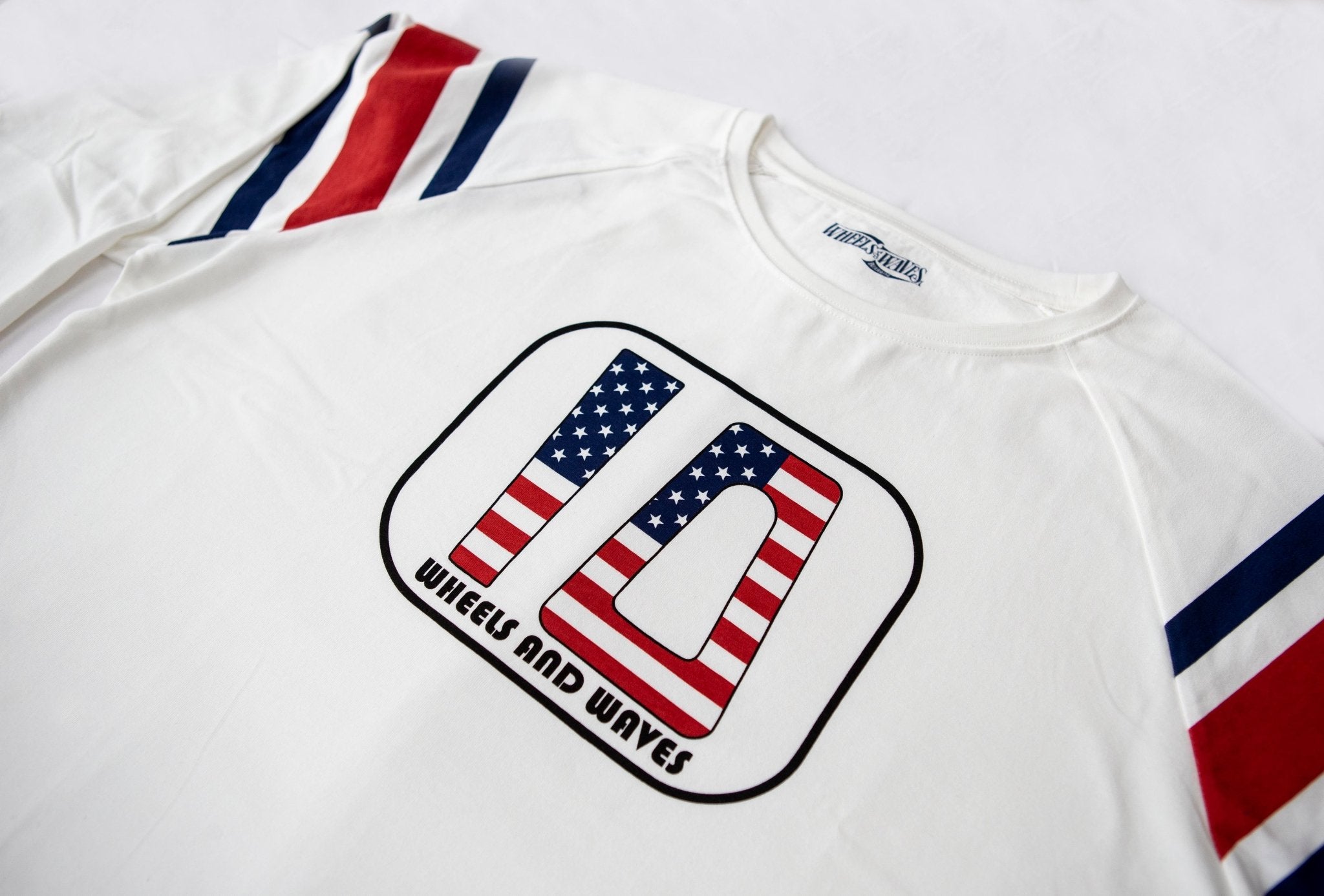 Wheels & WavesHornet chemise à manches longues blancheT-shirt à manches longuesBritish Parts Luzern