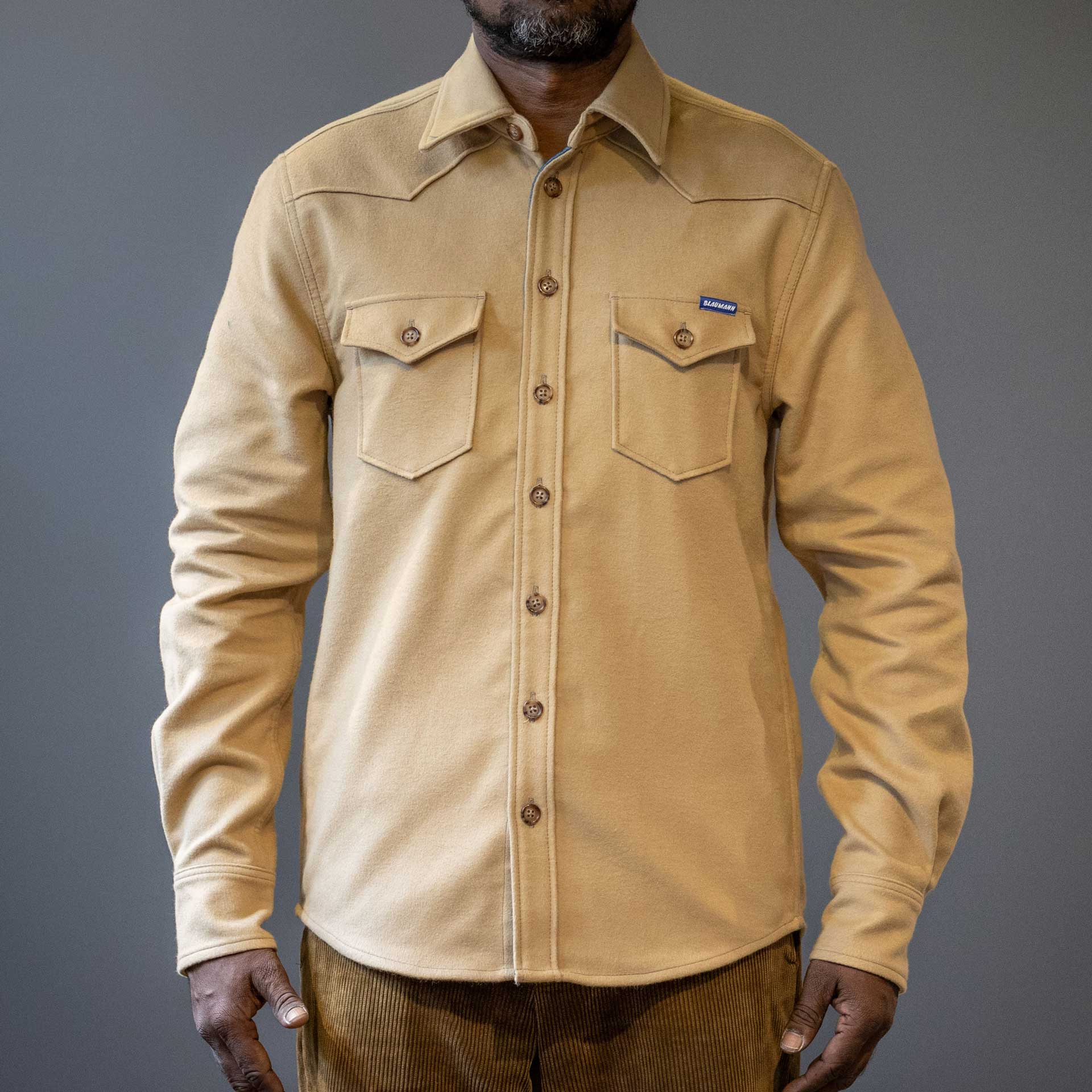 Chemise bleuePantalon en jeanChemise droite Moleskin BeigeChemiseBritish Parts Lucerne