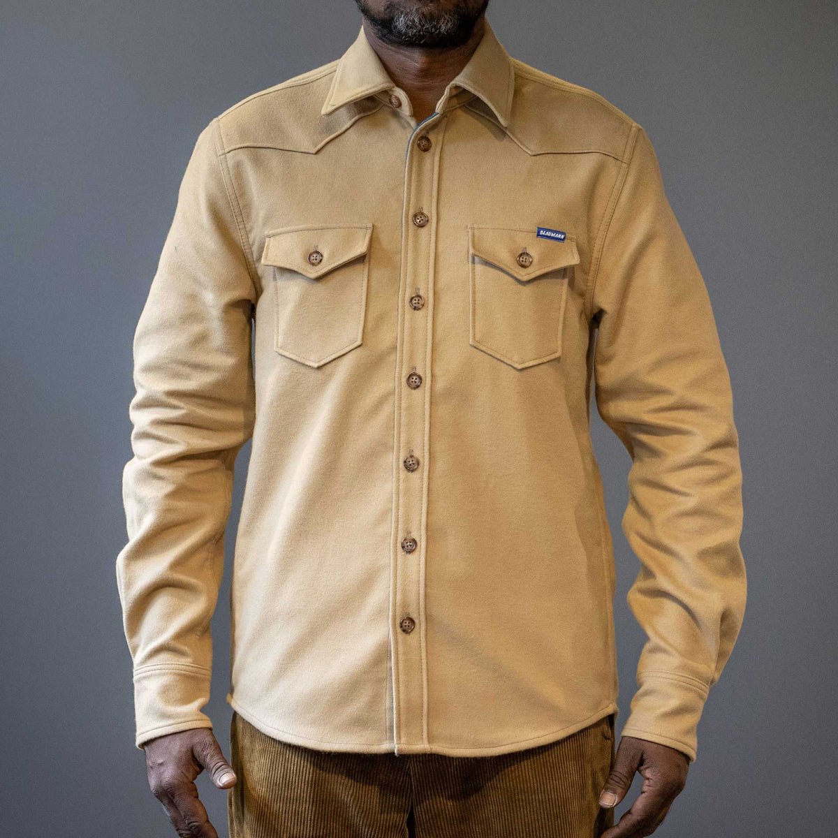 Chemise bleuePantalon en jeanChemise droite Moleskin BeigeChemiseBritish Parts Lucerne