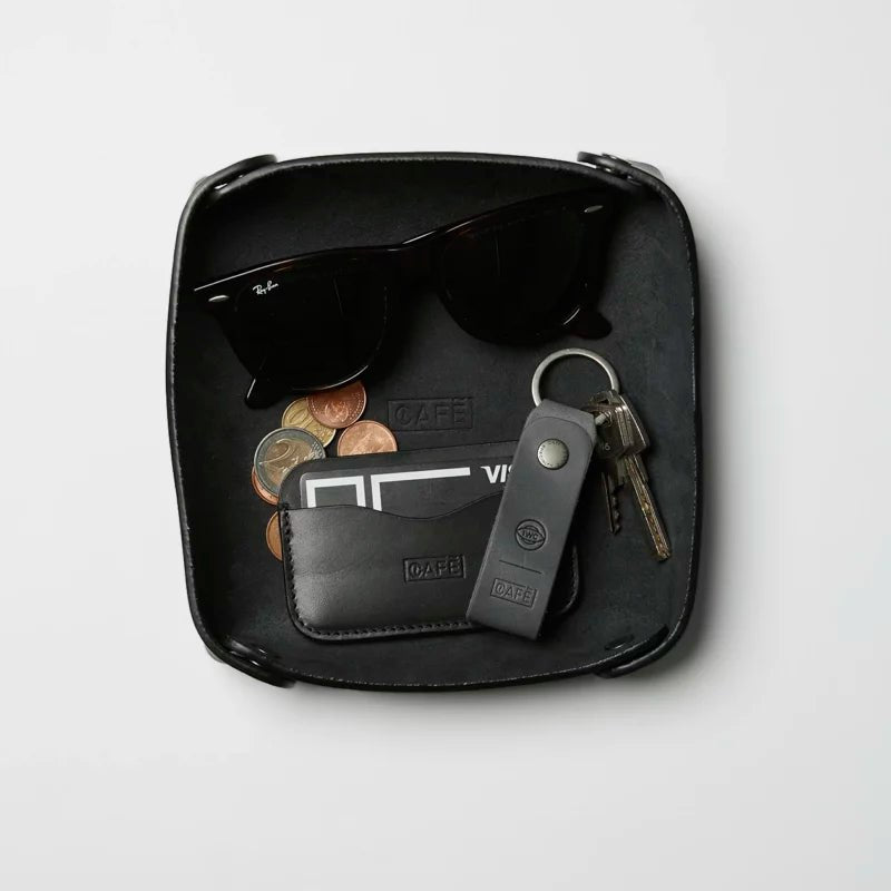 Cafe LeatherLeather Valet Tray All BlackPortefeuilleBritish Parts Luzern