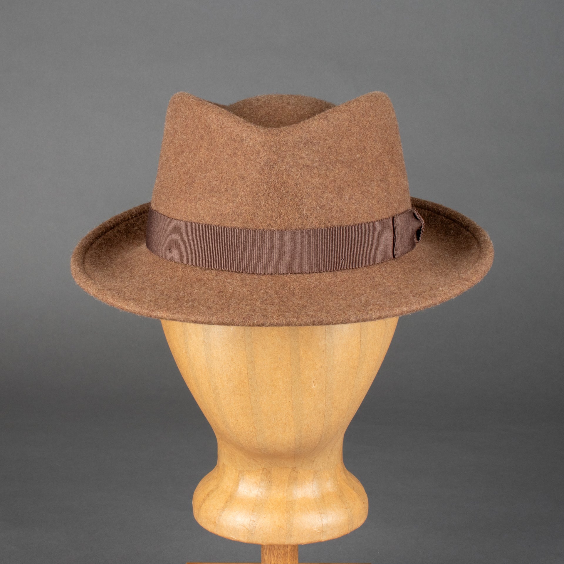 Diefenthal & Sohn1912 Gambler Körnige NussHutBritish Parts Luzern