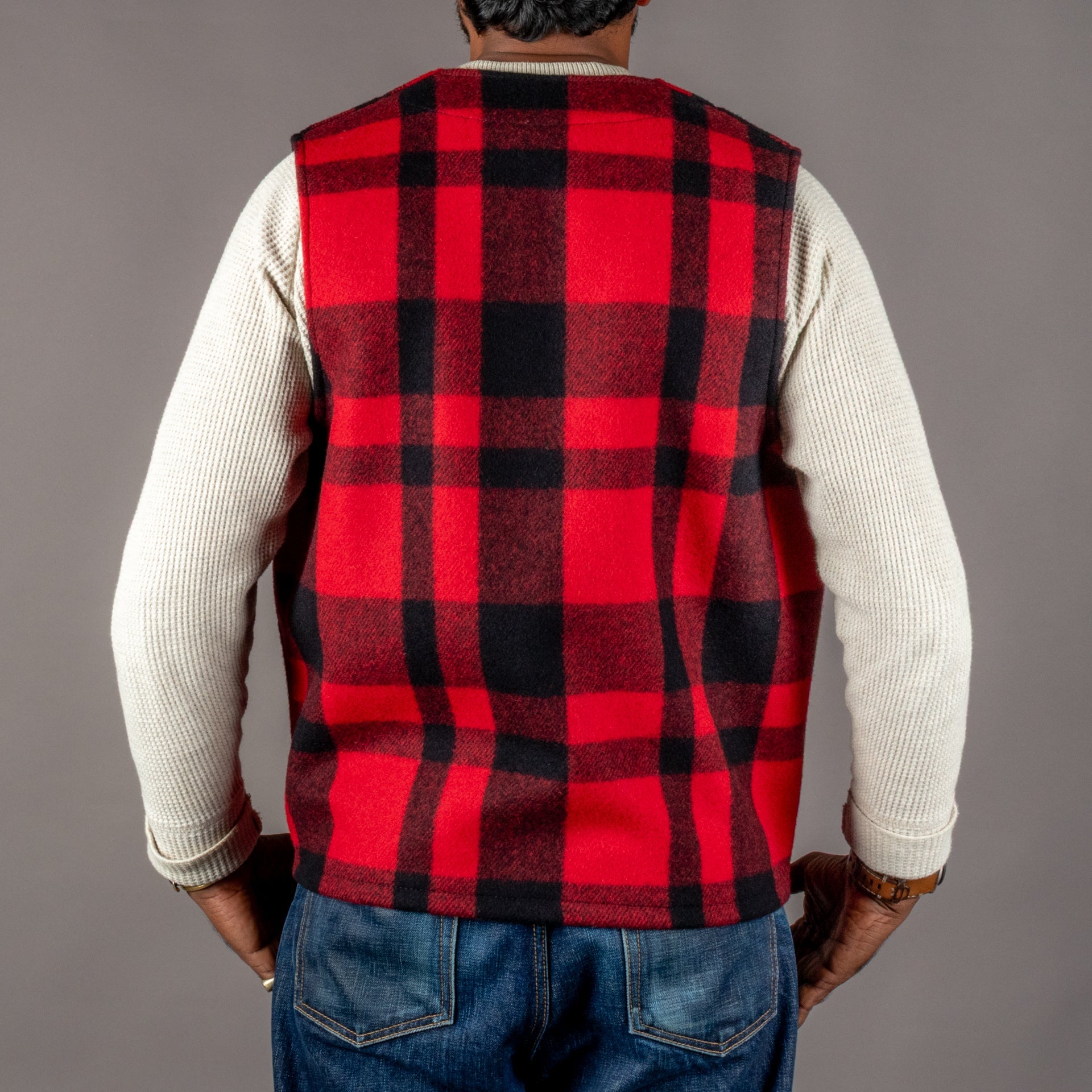 FilsonMackinaw Wool Vest Red Black PlaidGiletsBritish Parts Luzern