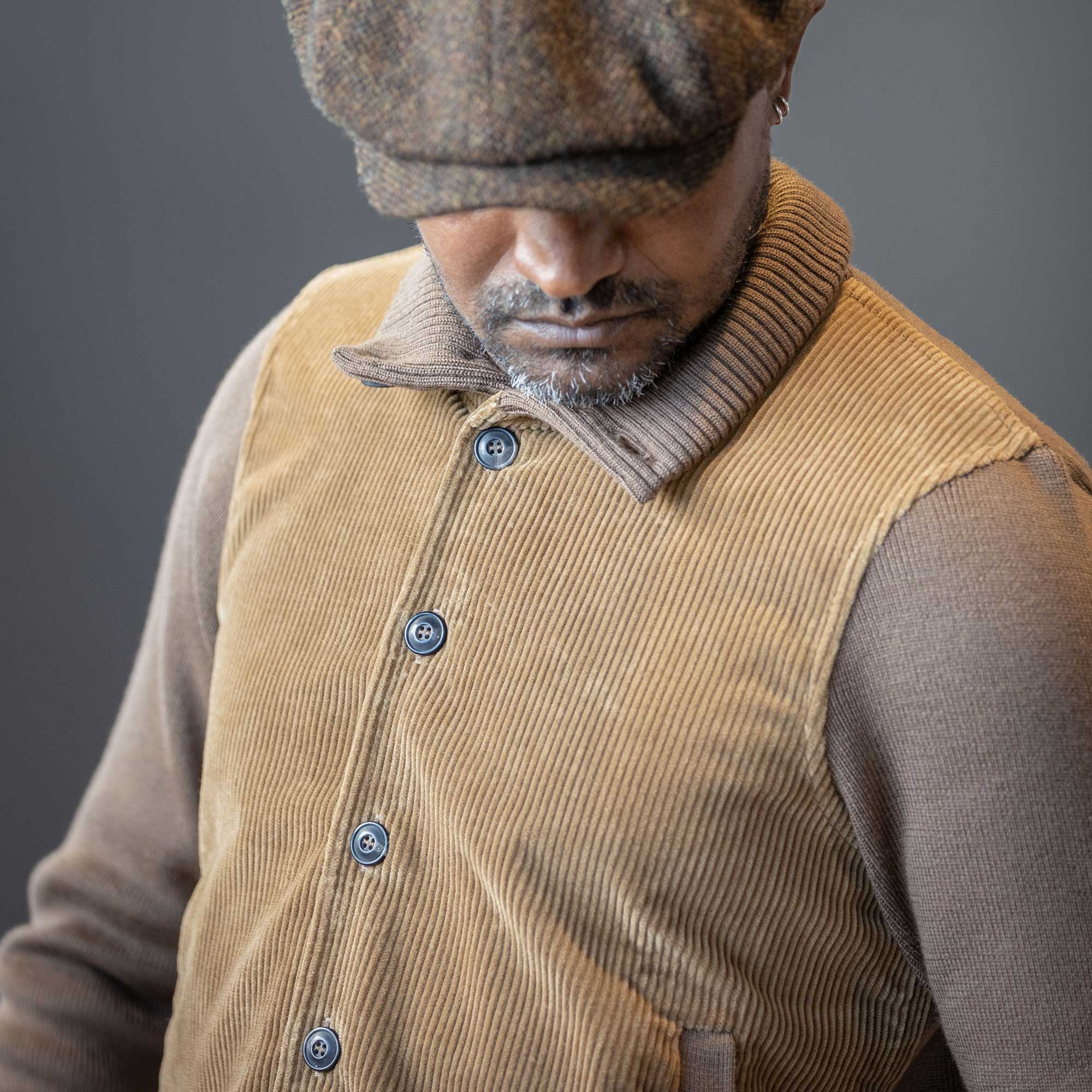 G.R.P.Buttons Jacket BeigeVeste en tricotBritish Parts Luzern