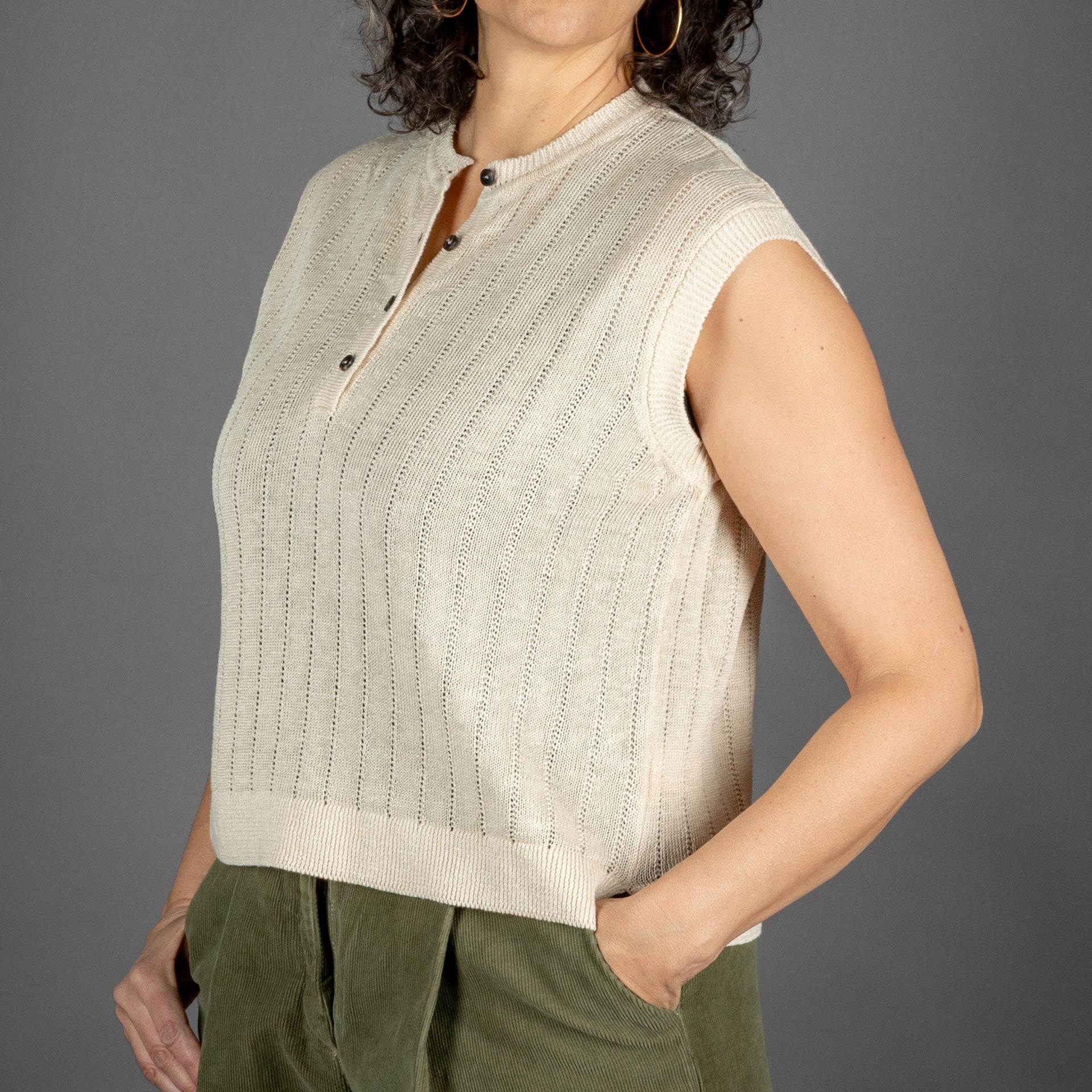 G.R.P.Women Vest EcruVeste en tricotBritish Parts Luzern