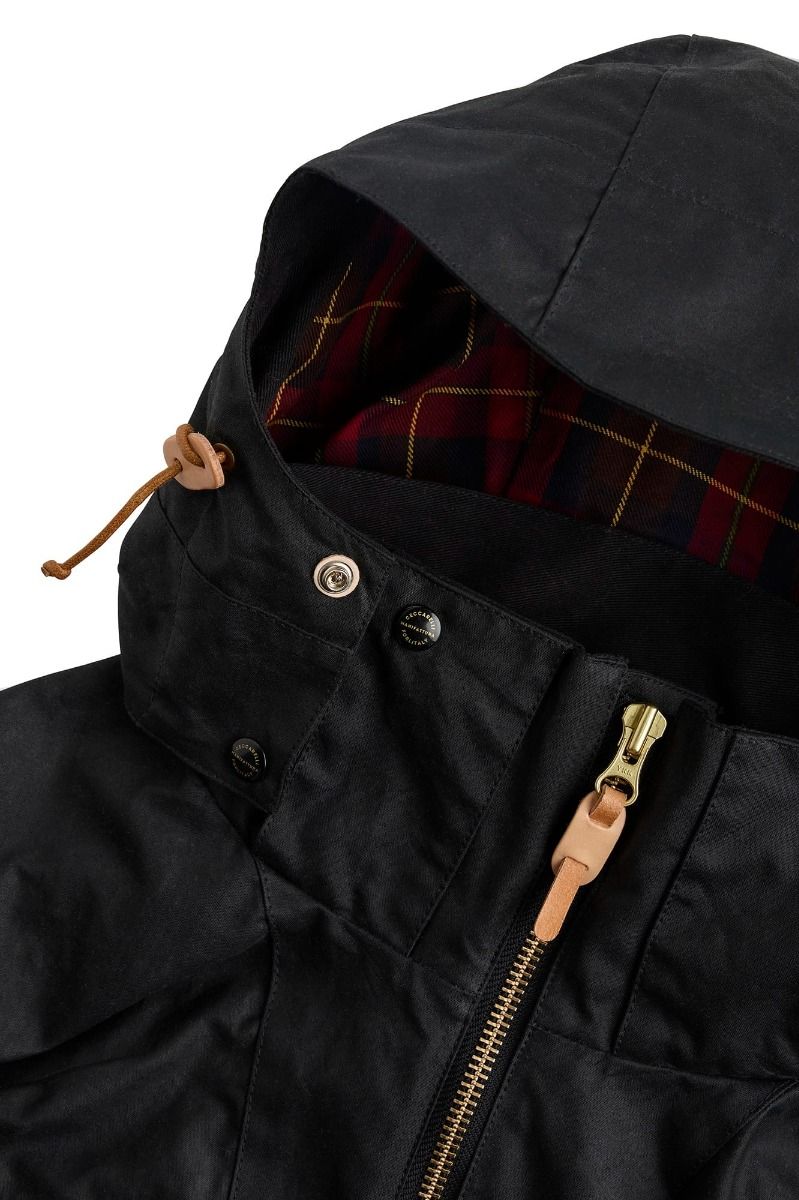 Manifattura CeccarelliVeste de trekking en wax noirVestesBritish Parts Lucerne