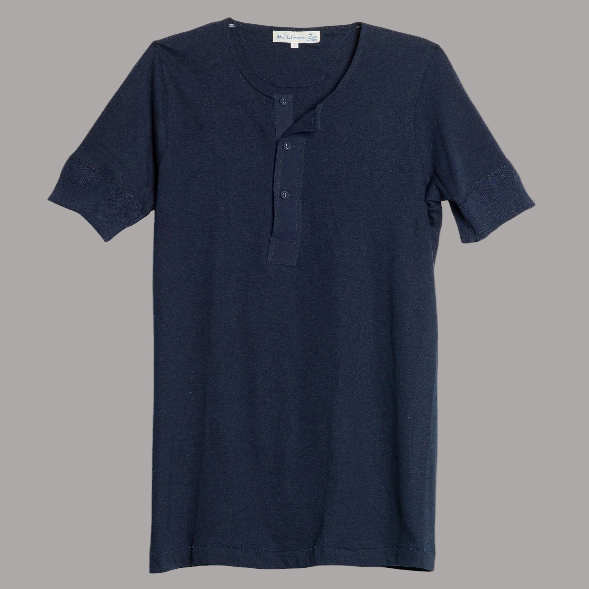 Merz b. Schwanen103 Patte de boutonnage manches courtes bleu encreT-shirtBritish Parts Luzern