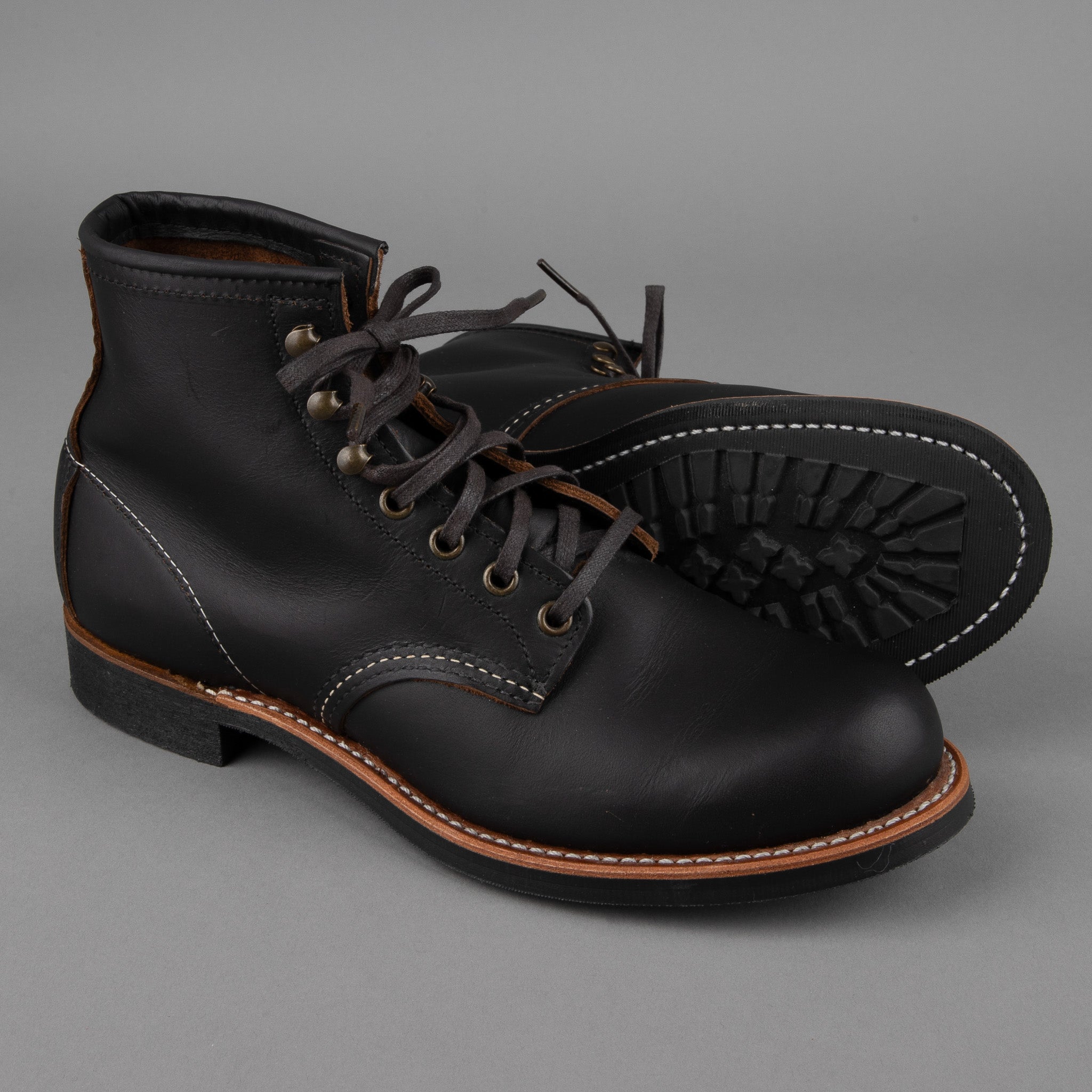 Red Wing ShoesBlacksmith 3345 Black Prairie LeatherChaussuresBritish Parts Lucerne