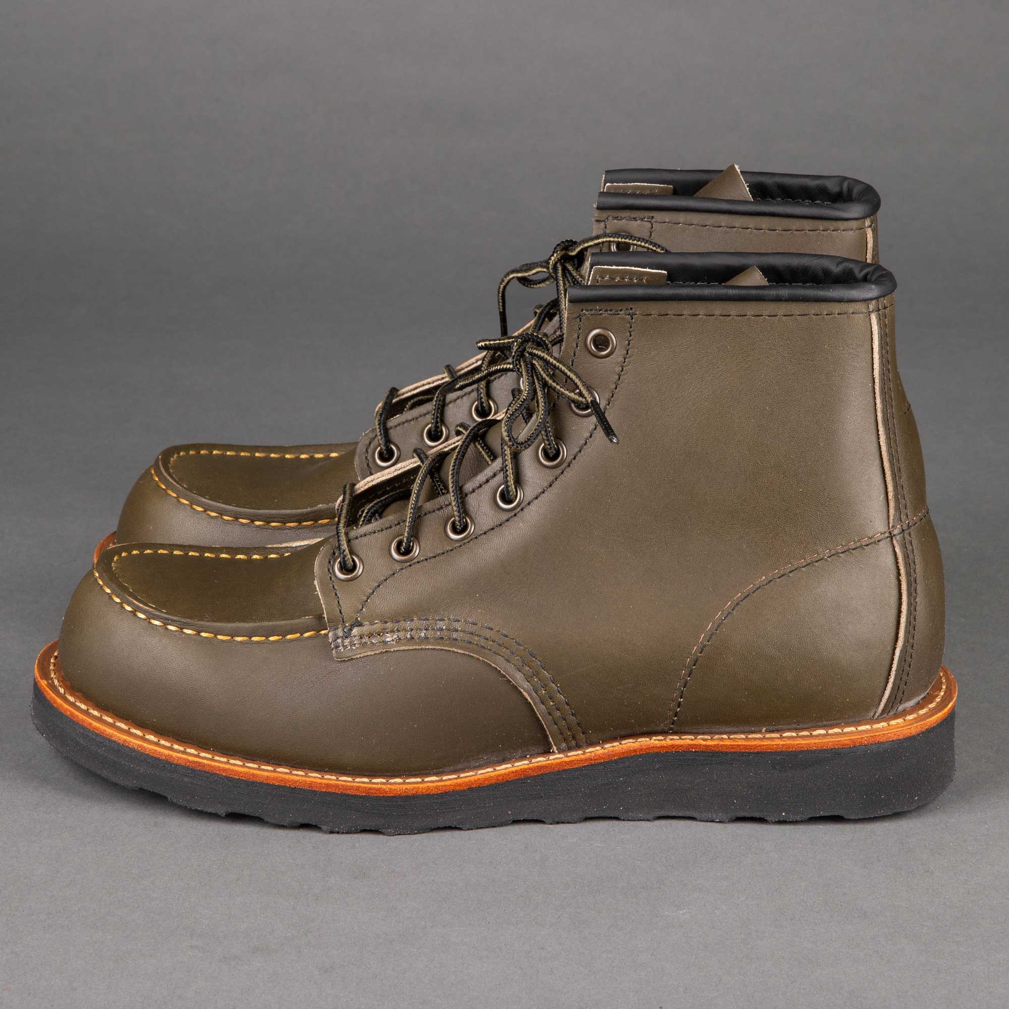 Red Wing ShoesMoc Toe 8828 Alpine Portage Chaussures pour hommesChaussures British Parts Lucerne