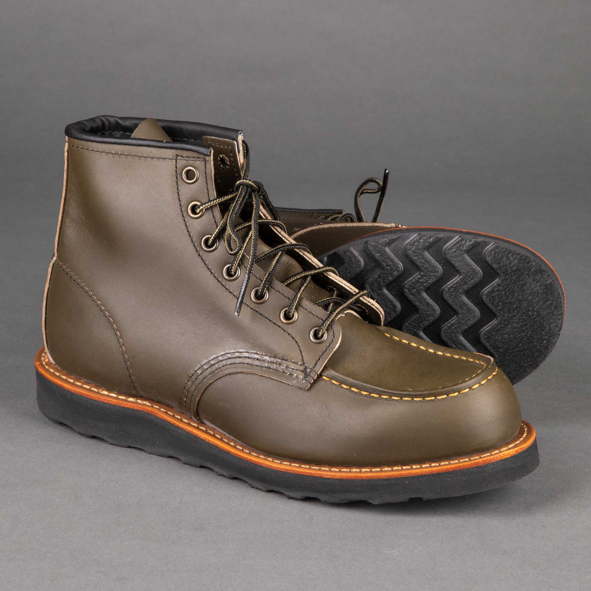 Red Wing ShoesMoc Toe 8828 Alpine Portage Chaussures pour hommesChaussures British Parts Lucerne