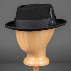 StetsonPork Pie Woolfelt noir avec plumesChapeauBritish Parts Luzern