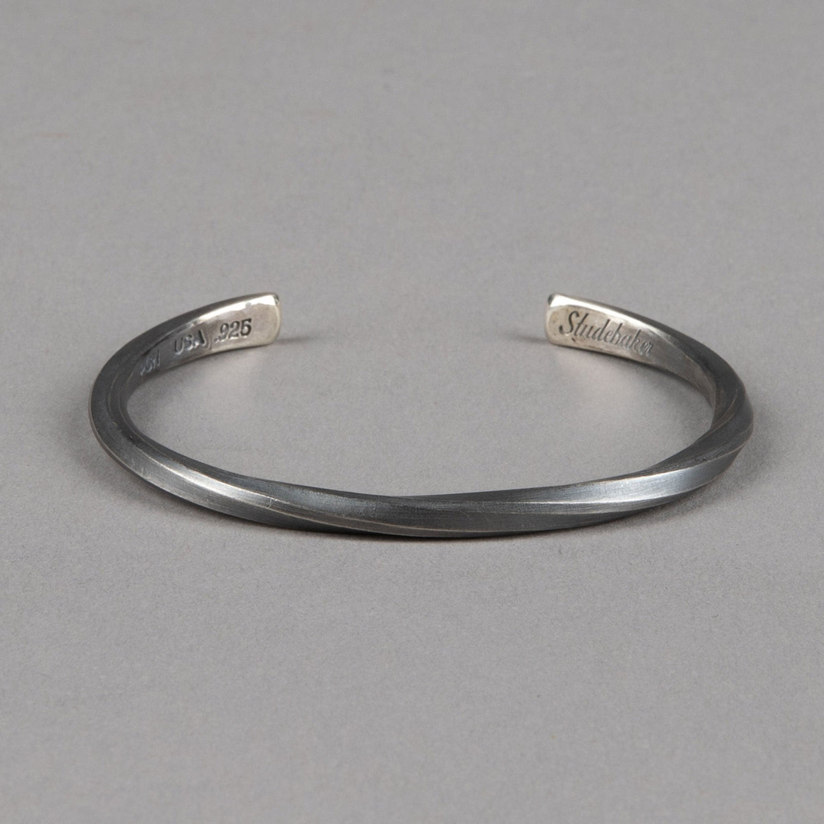 Studebaker Metals "Studebaker" Cuff - Bracelet en argentBritish Parts Luzern